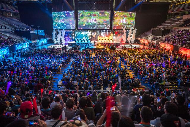 【lpl战报】FPX 2-1 BLG：昔日老友赛场相见 FPX成功让一追二结束连败