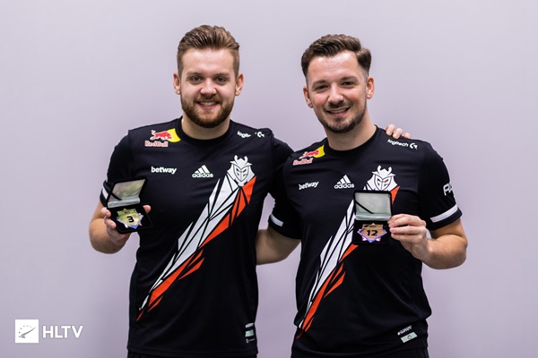 战斗歌曲开始了！ Canyon 成为一个辅助， GIDEON 和神级的 Zac 扭转了局势，双方进入最后一轮